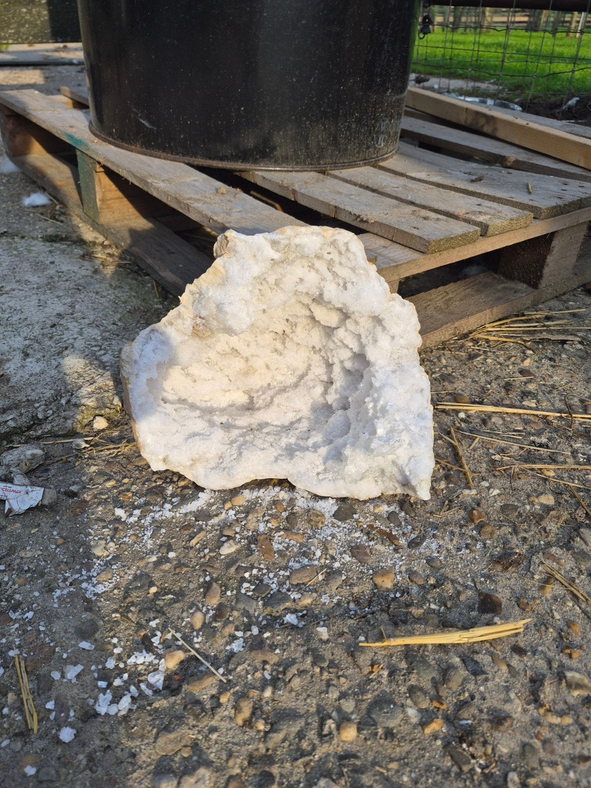 Mooie grote geode, decoratieve steen, Ophalen of Verzenden