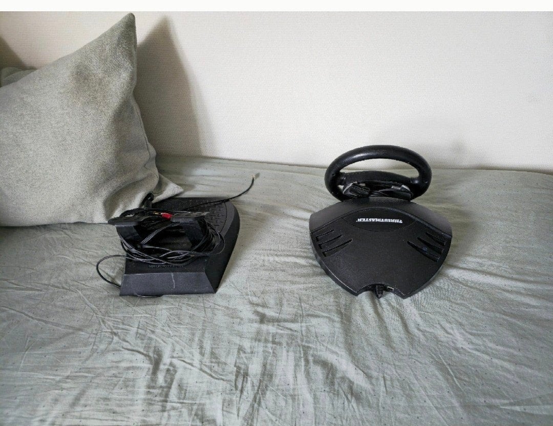 Thrustmaster Ferrari racestuur met pedalen, Racestuur, Gebruikt, Thrustmaster, PlayStation