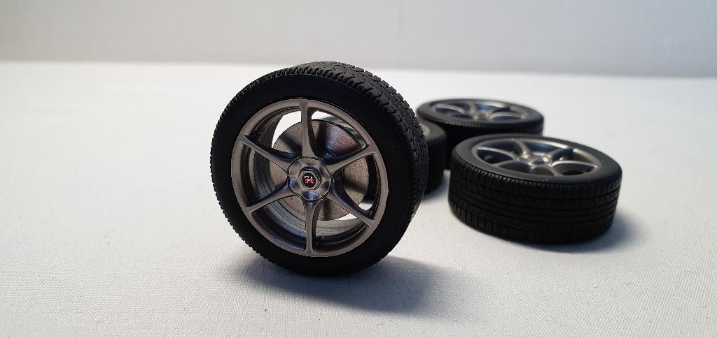 Velgen en banden set van AUTOart Nissan Skyline R34, Hobby en Vrije tijd, Modelauto's | 1:18, Ophalen of Verzenden, Gebruikt, Auto