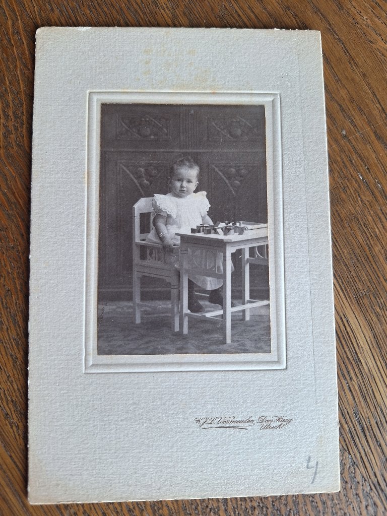 CDV Vermeulen Den Haag Utrecht - klein meisje, Verzamelen, Foto's en Prenten, Gebruikt, Verzenden, Foto, Voor 1940