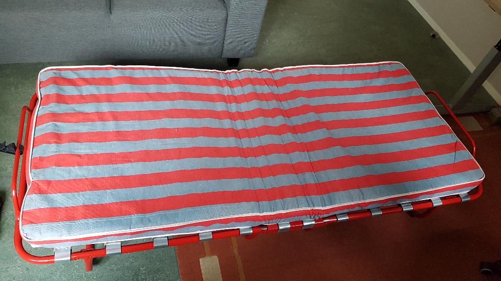 Opkapbed, Ophalen, Eenpersoons, 190 cm of minder, Zo goed als nieuw