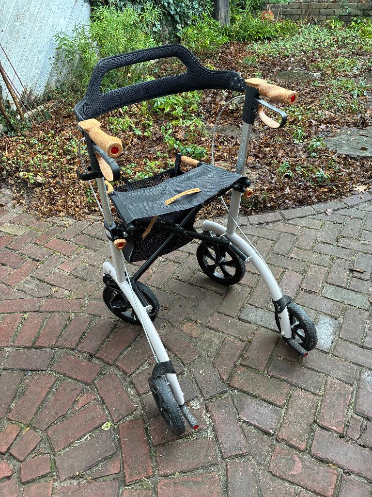 rollator, Diversen, Ophalen, Lichtgewicht, Gebruikt