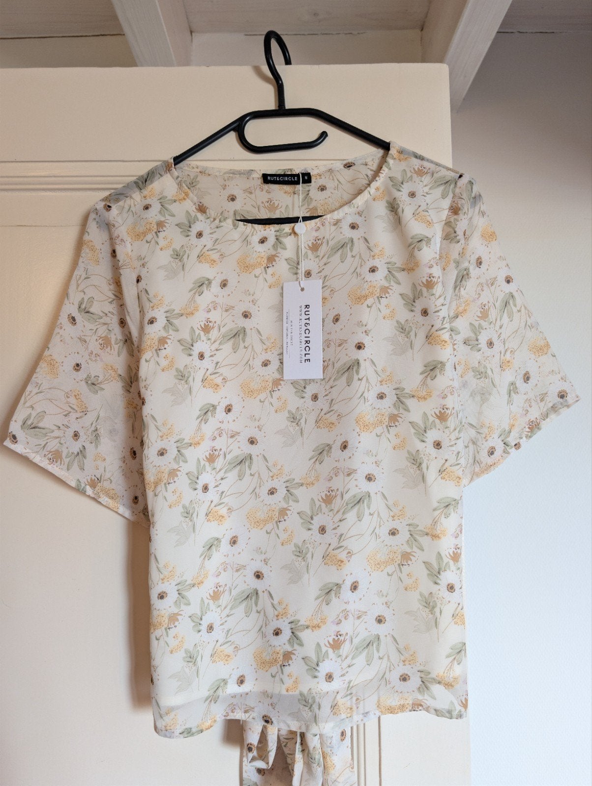 Rut & Circle Sienna Top (Nieuw) – Beige Flower Print, Maat M, Maat 38/40 (M), Rut&Circle, Beige, Nieuw