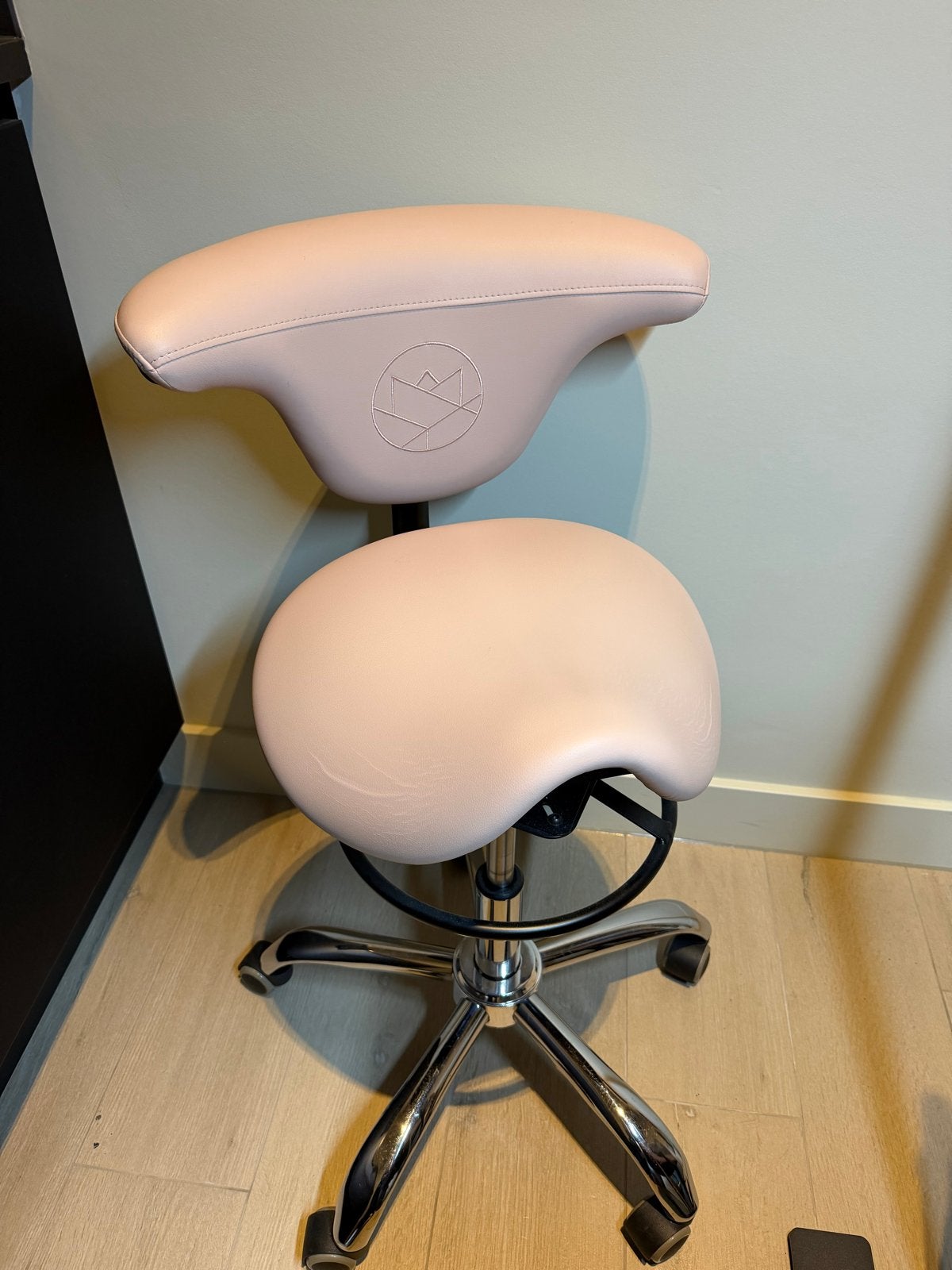 Pe Cosmetische Tabouret Roze - Ergonomische Zadelkruk, Ophalen of Verzenden, In hoogte verstelbaar, Zo goed als nieuw, Kunststof