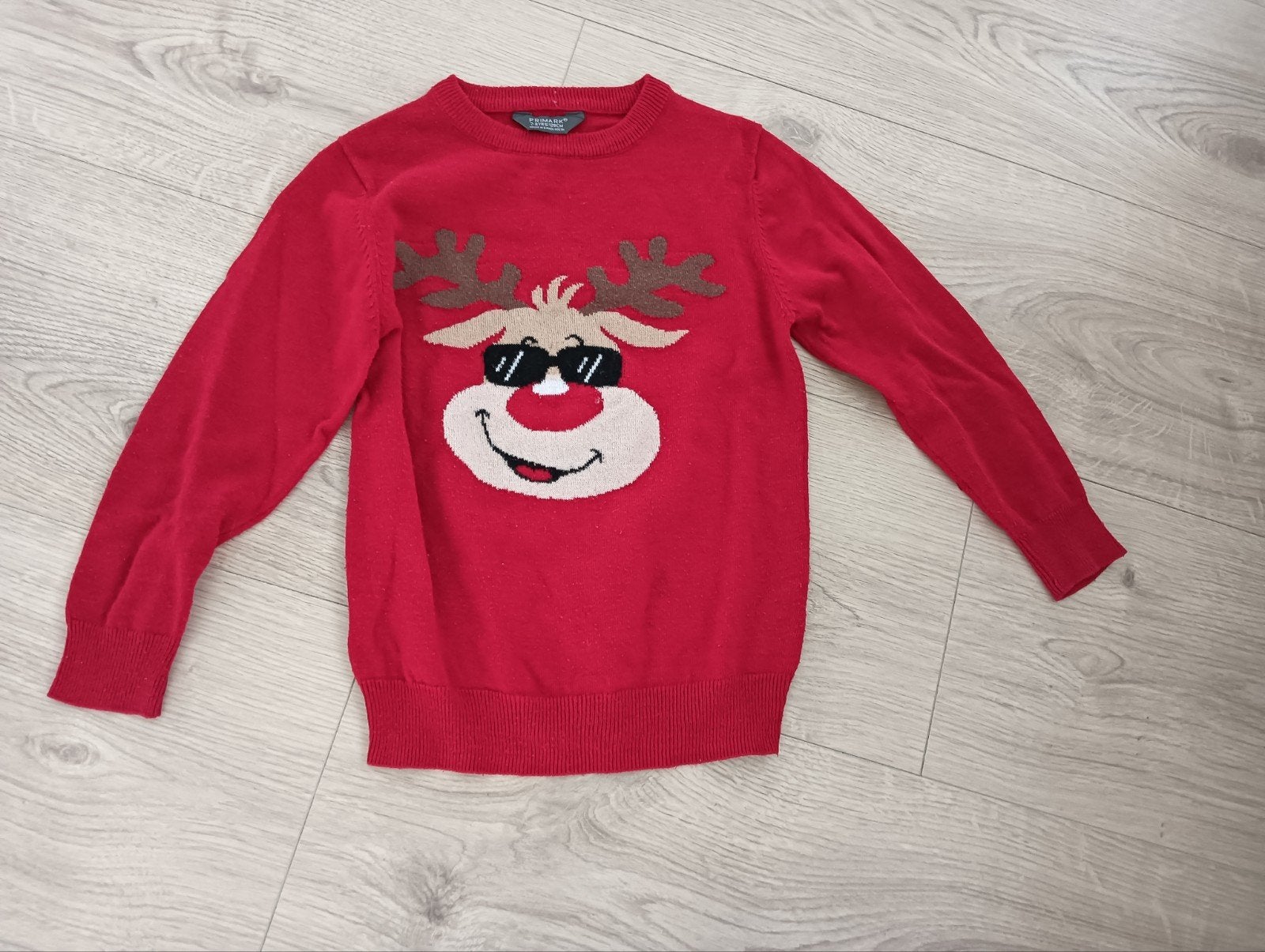 Leuke Kersttrui Maat 128 - Rendier met zonnebril, Gebruikt, Jongen of Meisje, Trui of Vest, Ophalen of Verzenden