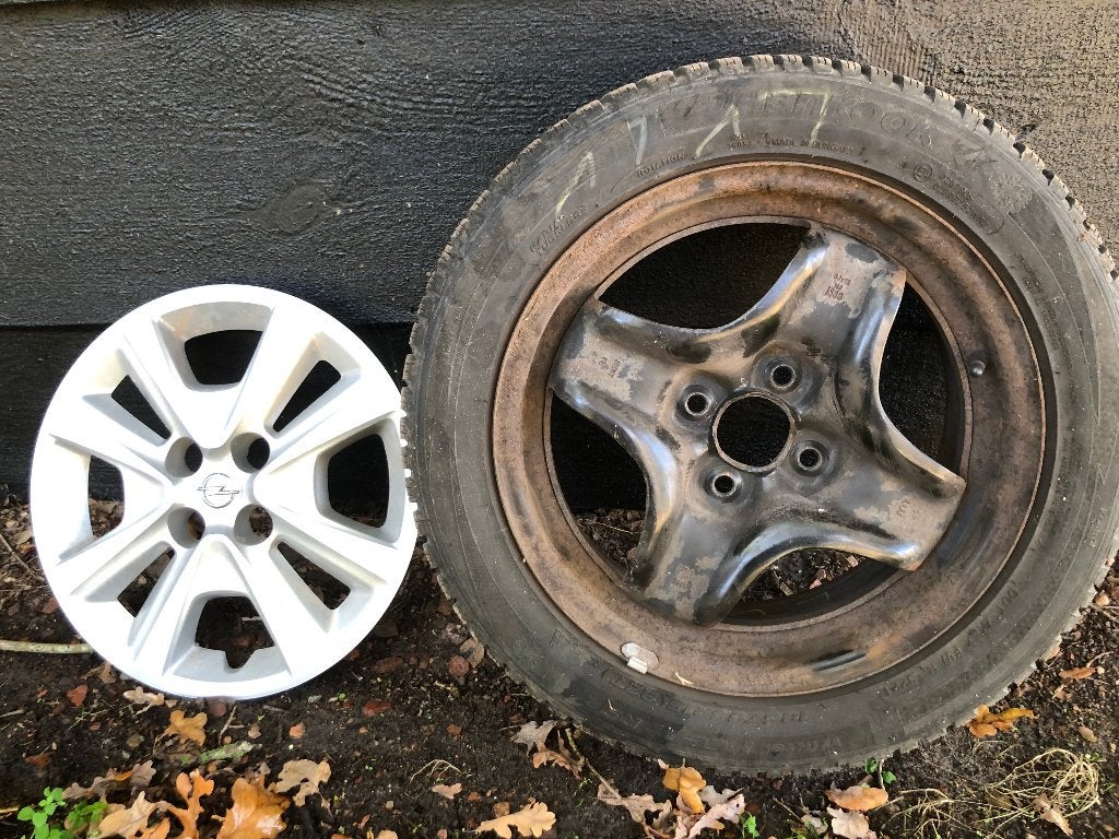 4 goede winterbanden op stalen velg voor Mazda 2 185/55/R15, Ophalen, Gebruikt, 15 inch, Banden en Velgen