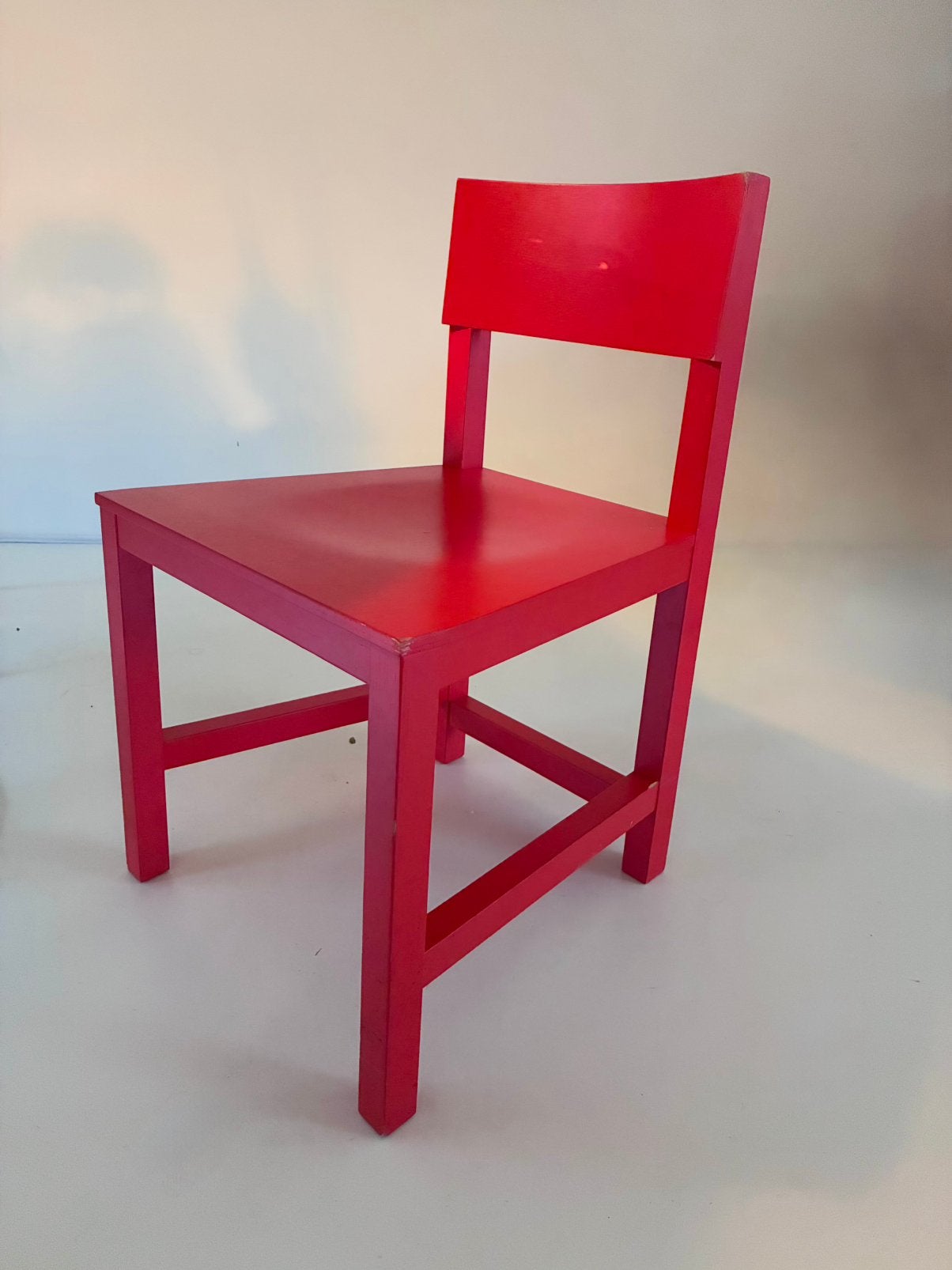 Moooi AVL Shaker stoel rood – Atelier van Lieshout (Design), Huis en Inrichting, Ophalen, Zo goed als nieuw, Eén, Rood
