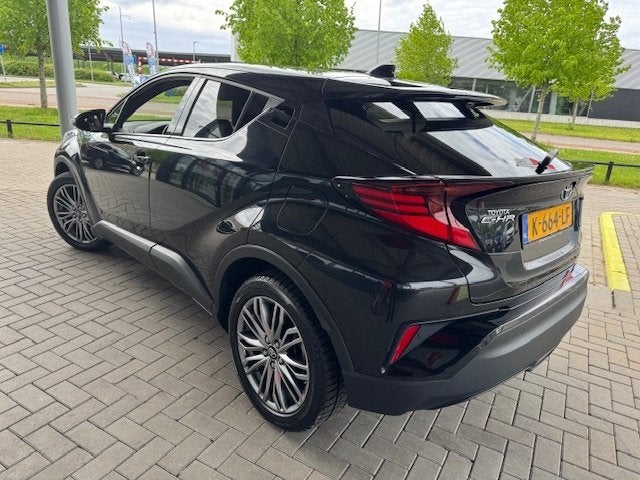 Toyota C-HR 1.8 HYBRID EXECUTIVE AUTOMAAT (1e EIG.) + ECC/LE, Automaat, 4 cilinders, Zwart, 26 km/l