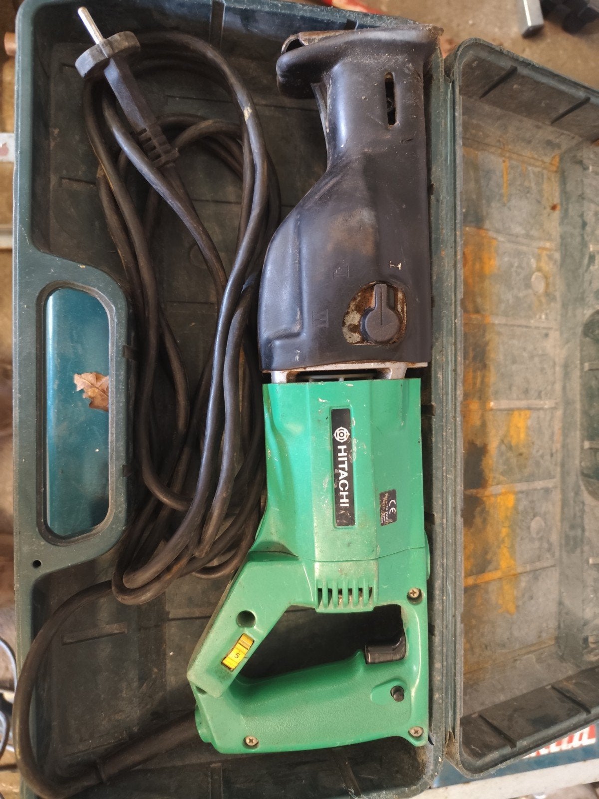 Hitachi CR10V Reciprozaag - Krachtige Zaagmachine, Gebruikt, 70 mm of meer, 600 tot 1200 watt, Ophalen of Verzenden