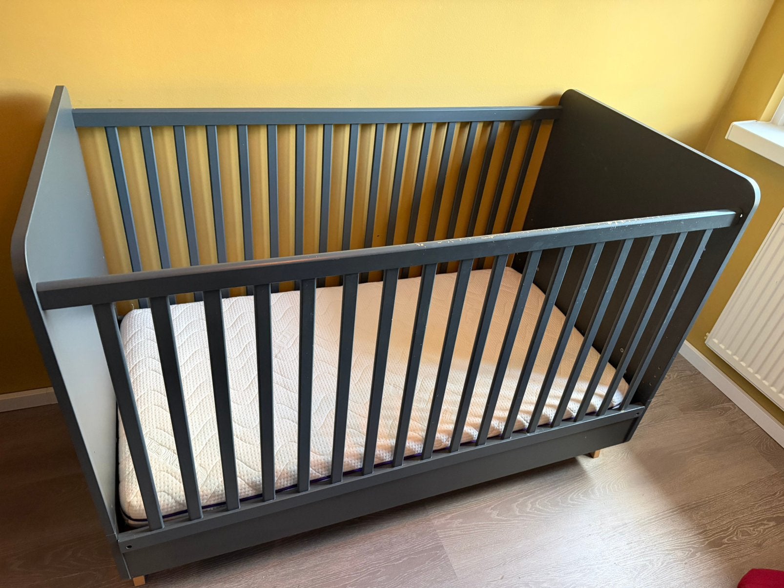 Leuke babykamer, Ophalen, Zo goed als nieuw, Ledikant