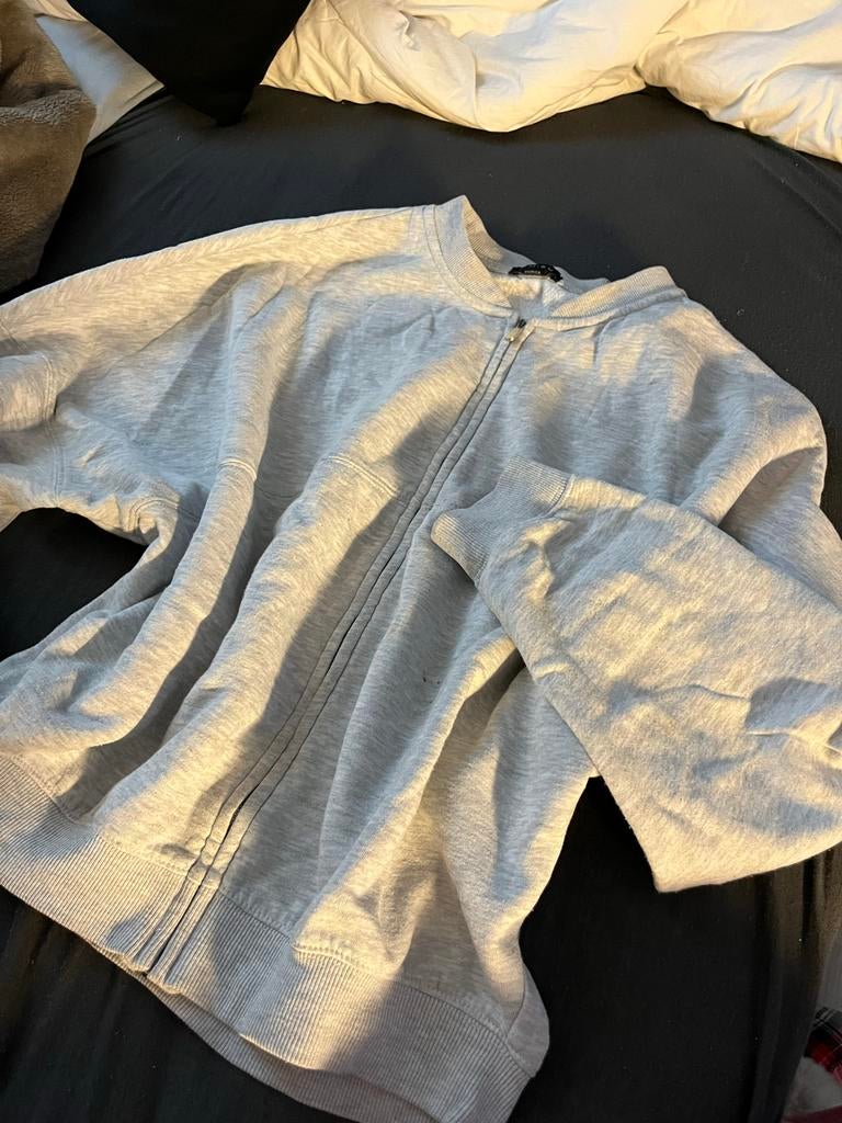 Comfortabel grijs vest met rits van Amisu, Ophalen of Verzenden, Zo goed als nieuw, Maat 36 (S), Grijs