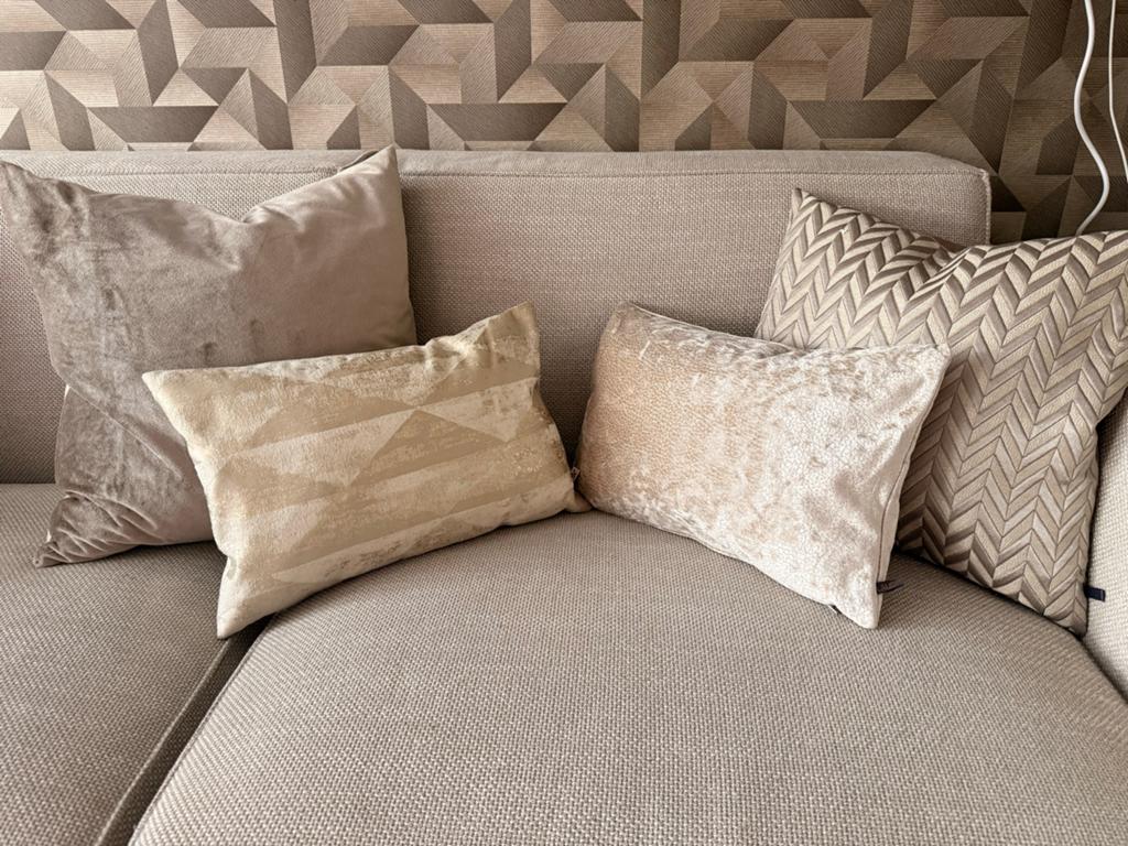 Set van 4 Claudi kussens - Beige/Goud, Huis en Inrichting, Woonaccessoires | Kussens, Ophalen of Verzenden, Zo goed als nieuw