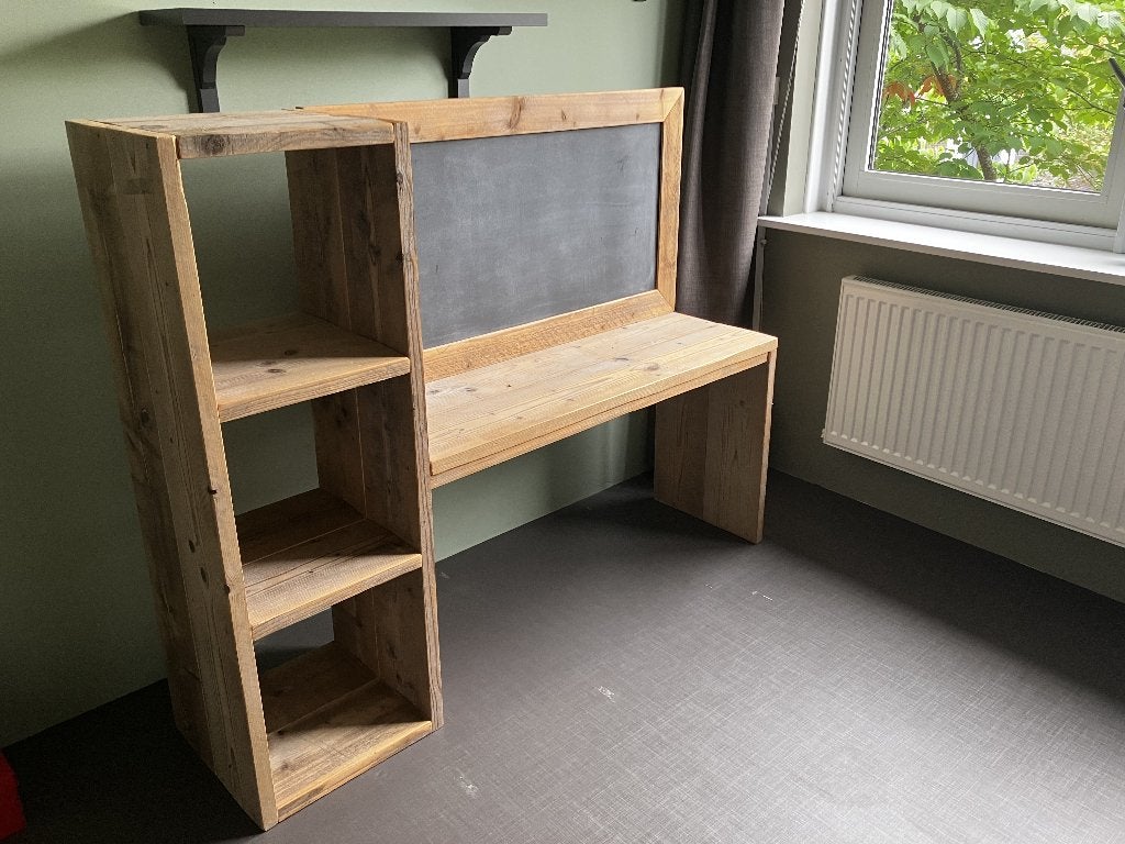 Steigerhouten kindertafel met krijtbord, Kinderen en Baby's, Kinderkamer | Tafels en Stoelen, Ophalen, Gebruikt, Tafel(s)