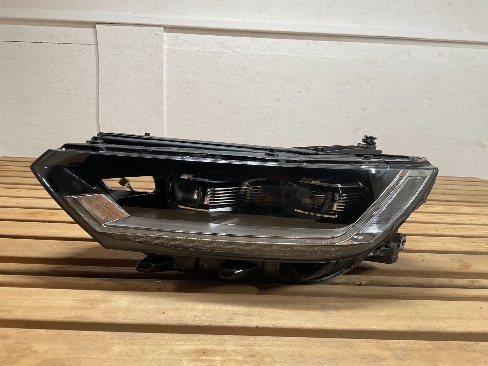 Koplamp Volkswagen Passat B8 Full LED 3G1941081G VW-1517, Gebruikt, Volkswagen, Volkswagen AG, Berliner Ring 2
38440  Wolfsburg, DE