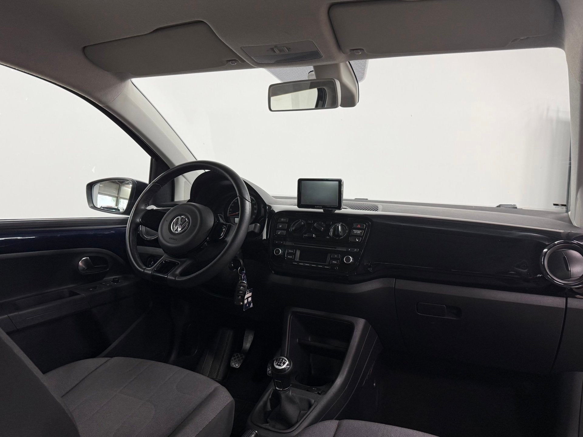 Volkswagen Up! 1.0 high up! BlueMotion airco, stoelverwarmin, Auto's, Volkswagen, Voorwielaandrijving, Stof, Gebruikt, Met garantie (alle)