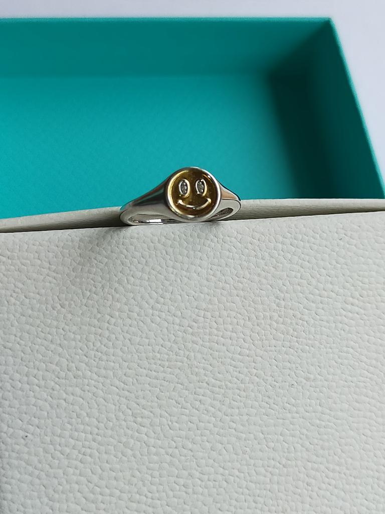 Leuke zilveren Ti Sento ring met smiley, Gebruikt, Met strass, Ophalen of Verzenden, 17 tot 18