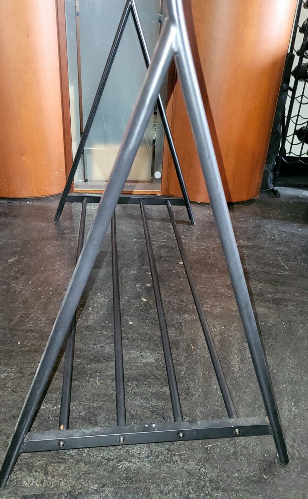 Stevig zwart kledingrek met wielen, Ophalen, Met wielen, Gebruikt