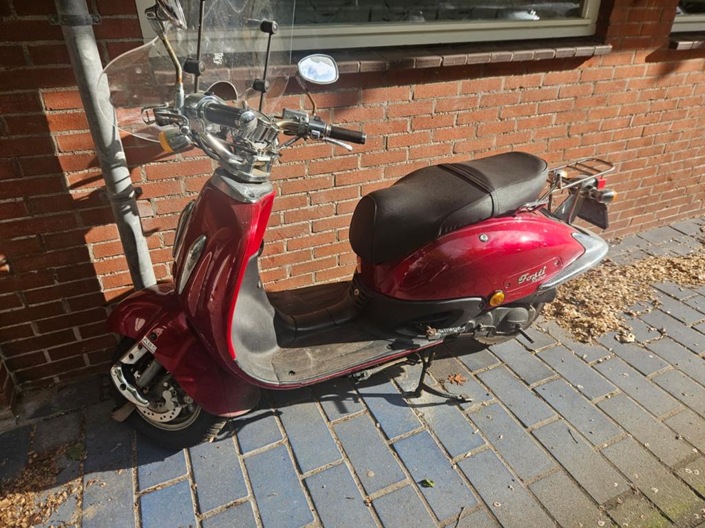 Fosti scooter, Gebruikt, Benzine, Ophalen, Overige merken