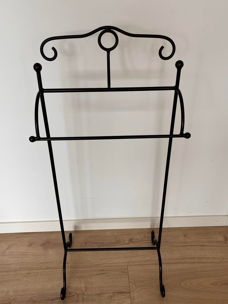 Metalen kledingrek/dressboy, Huis en Inrichting, Woonaccessoires | Overige, Ophalen, Zwart, Metaal, Klassiek