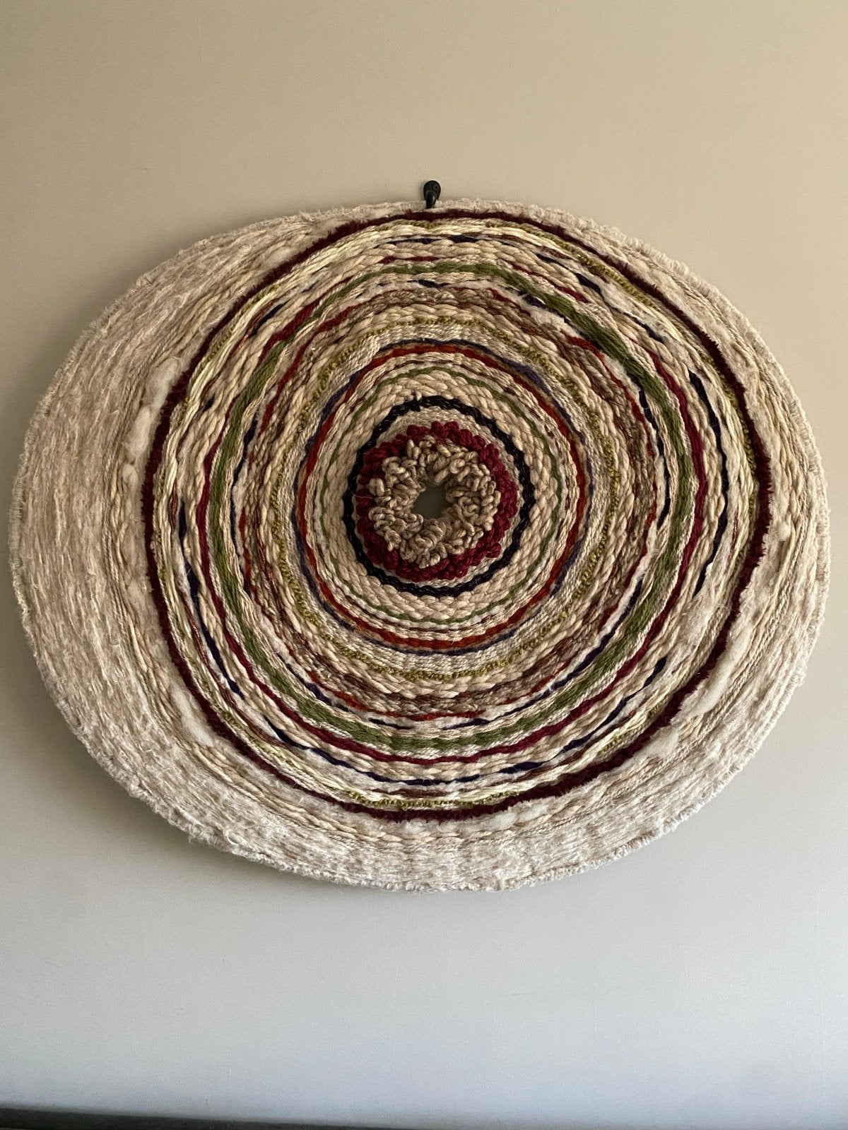 Handgemaakt wandkleed van wol en acryl in zandkleur, Huis en Inrichting, Meerkleurig, Nieuw, Ophalen of Verzenden, Handgemaakt