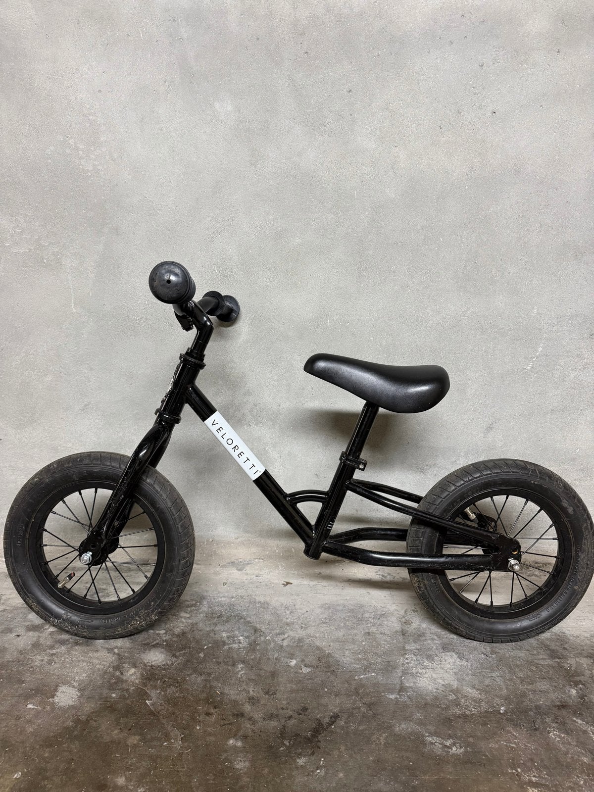Veloretti loopfiets zwart - Zo goed als nieuw, Fietsen en Brommers, Ophalen of Verzenden, Zo goed als nieuw, 16 tot 20 inch