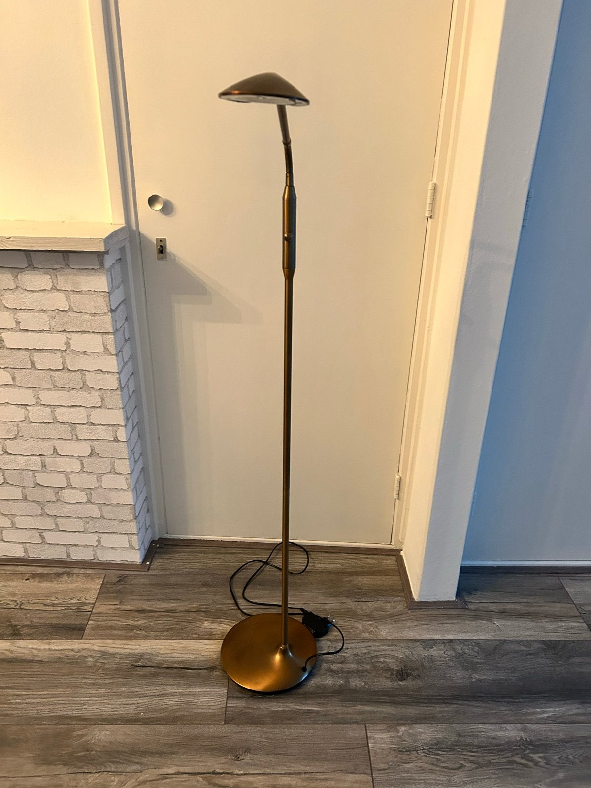 Stijlvolle bronzen vloerlamp met leesarm, Ophalen, Zo goed als nieuw, Metaal, 150 tot 200 cm