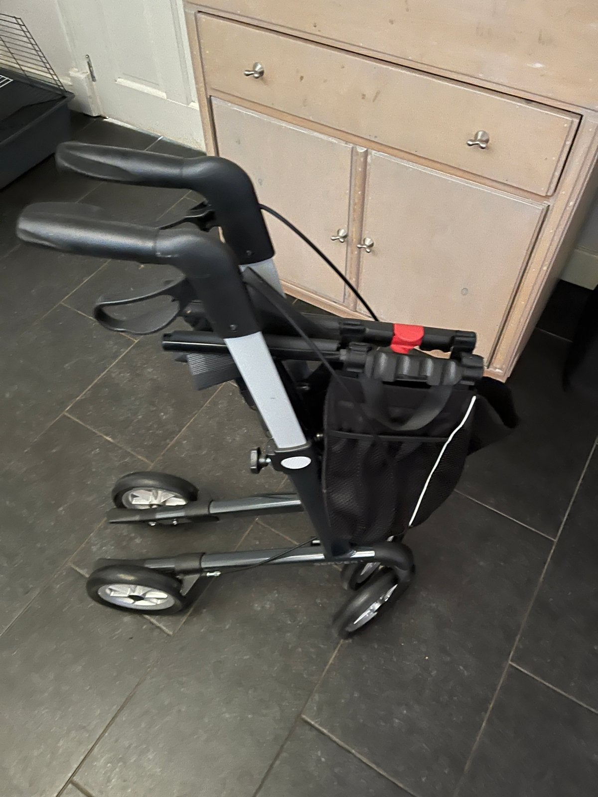 Rollator Server, Ophalen, Lichtgewicht, Zo goed als nieuw