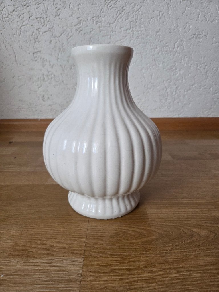 Witte vaas Porceleyne Fles Delft, ribbelmotief, Antiek en Kunst, Ophalen of Verzenden