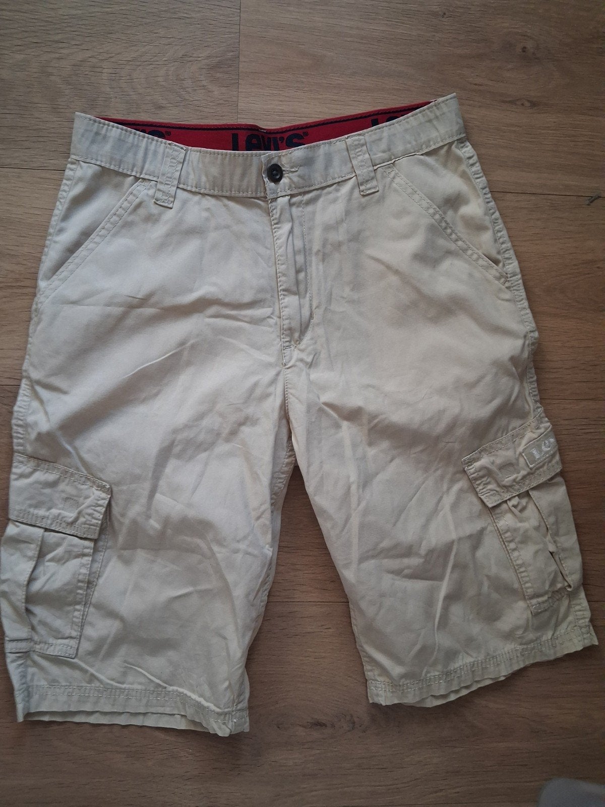 Levi's Cargo Short Beige W28 - Zo goed als nieuw, Levi's, Beige, Ophalen of Verzenden, Zo goed als nieuw