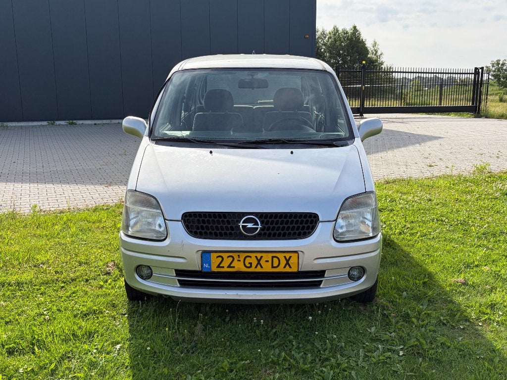 Opel Agila 1.2 I 16V 2001 Grijs, Auto's, Voorwielaandrijving, 15 km/l, 74 pk, 31 €/maand