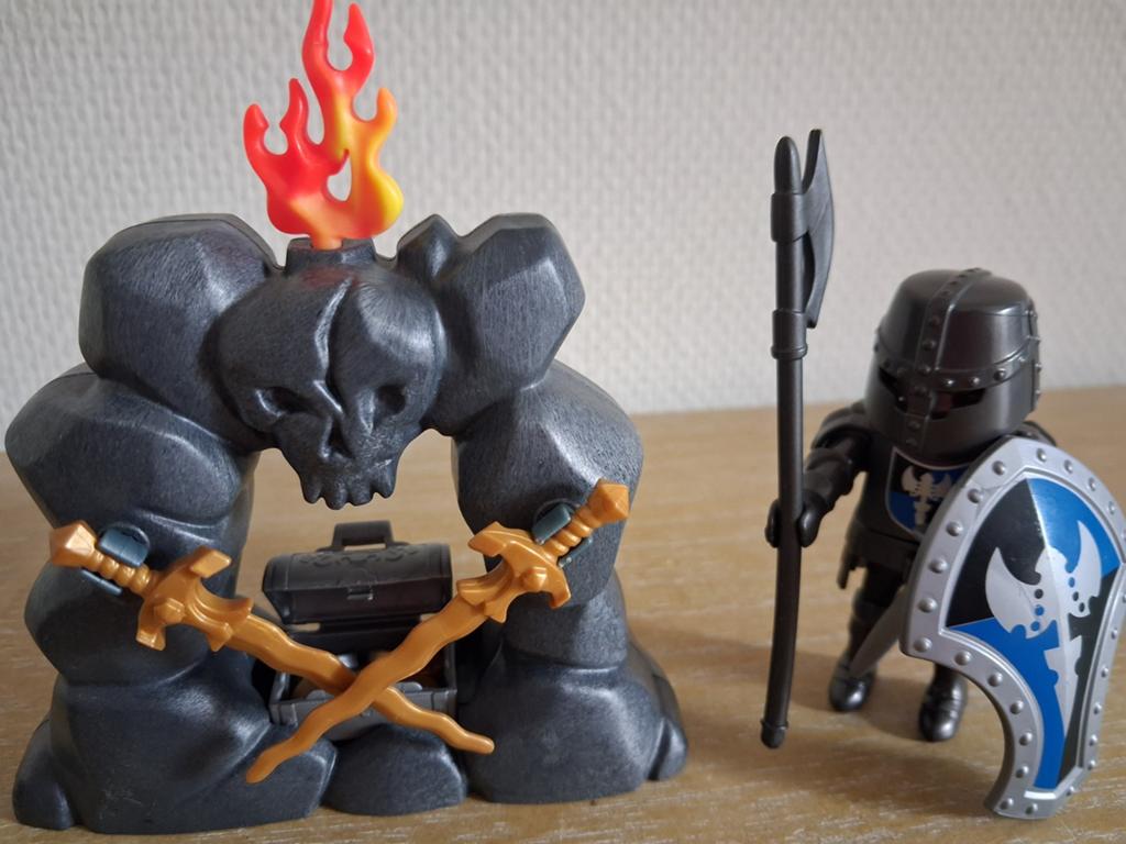 Playmobil ridder met bewaakte goudkist in grot setnr 5657, Kinderen en Baby's, Speelgoed | Playmobil, Ophalen of Verzenden, Zo goed als nieuw
