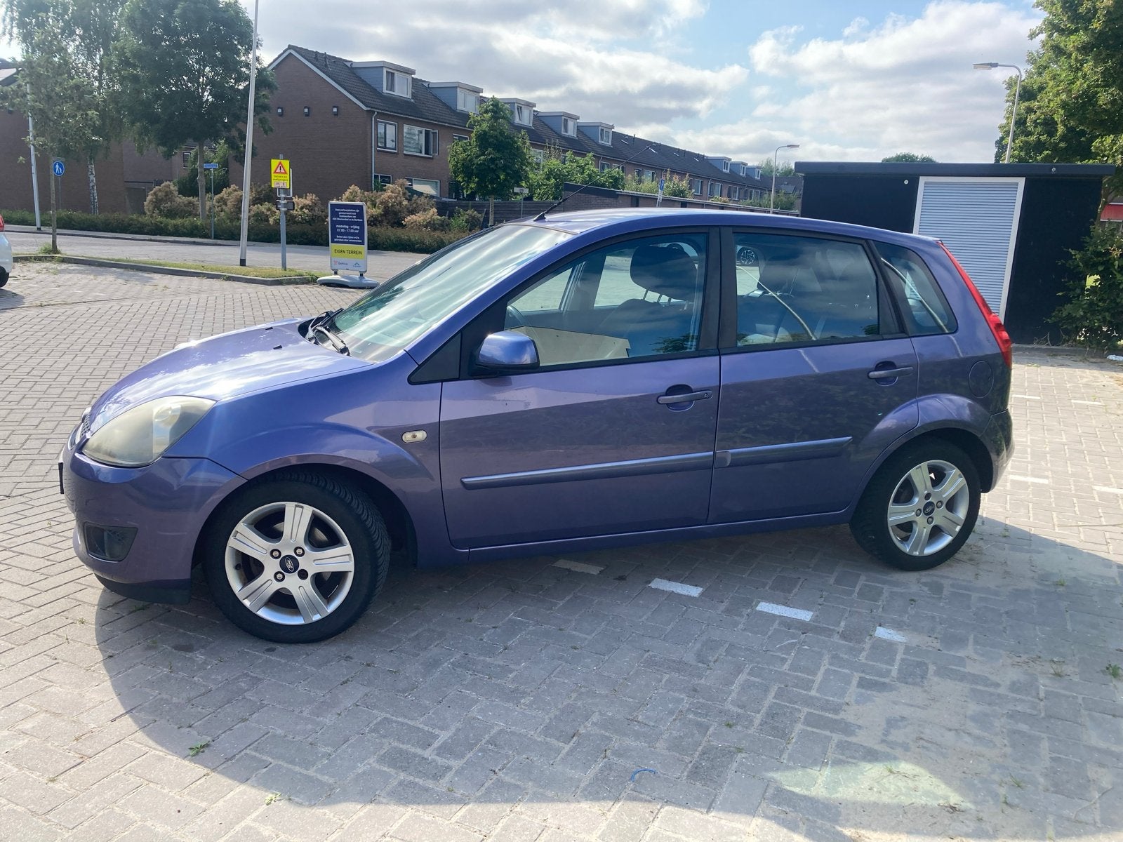 Ford Fiësta 1.4 16V 5DR 2008 paars, Voorwielaandrijving, 40 €/maand, Origineel Nederlands, 1001 kg