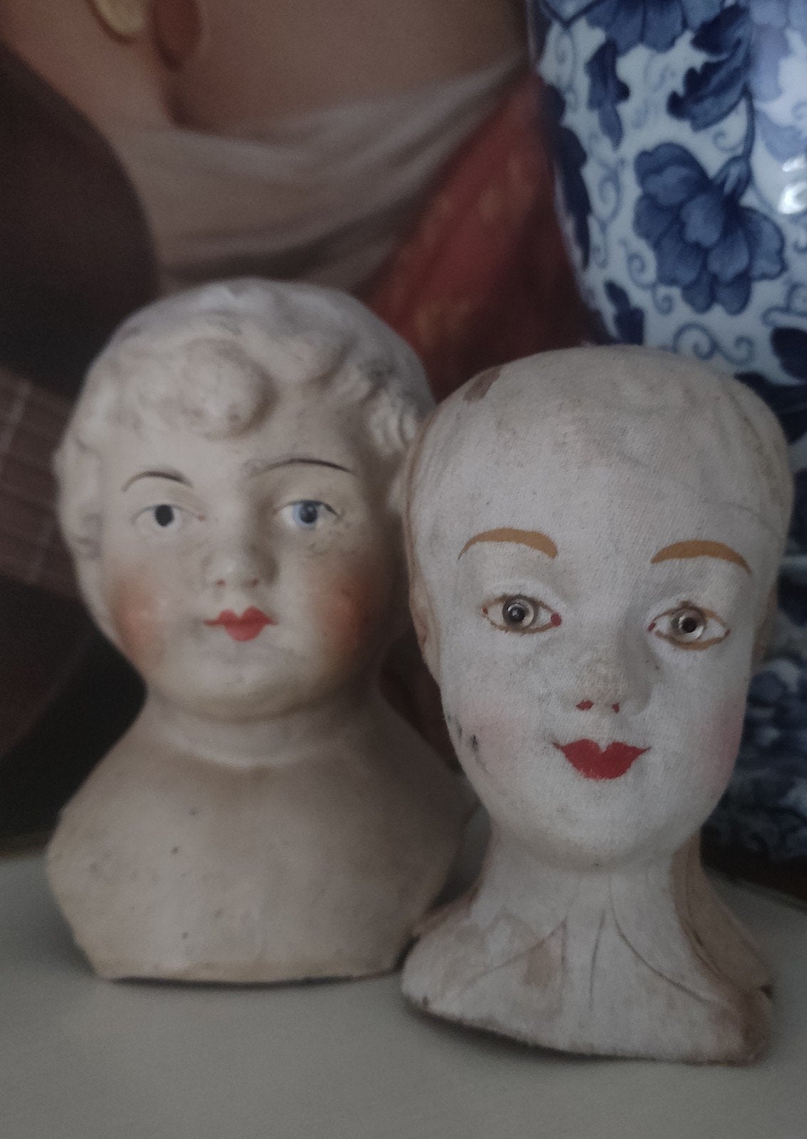 Twee antieke/ brocante poppen kopjes, Ophalen of Verzenden, Gebruikt, Pop