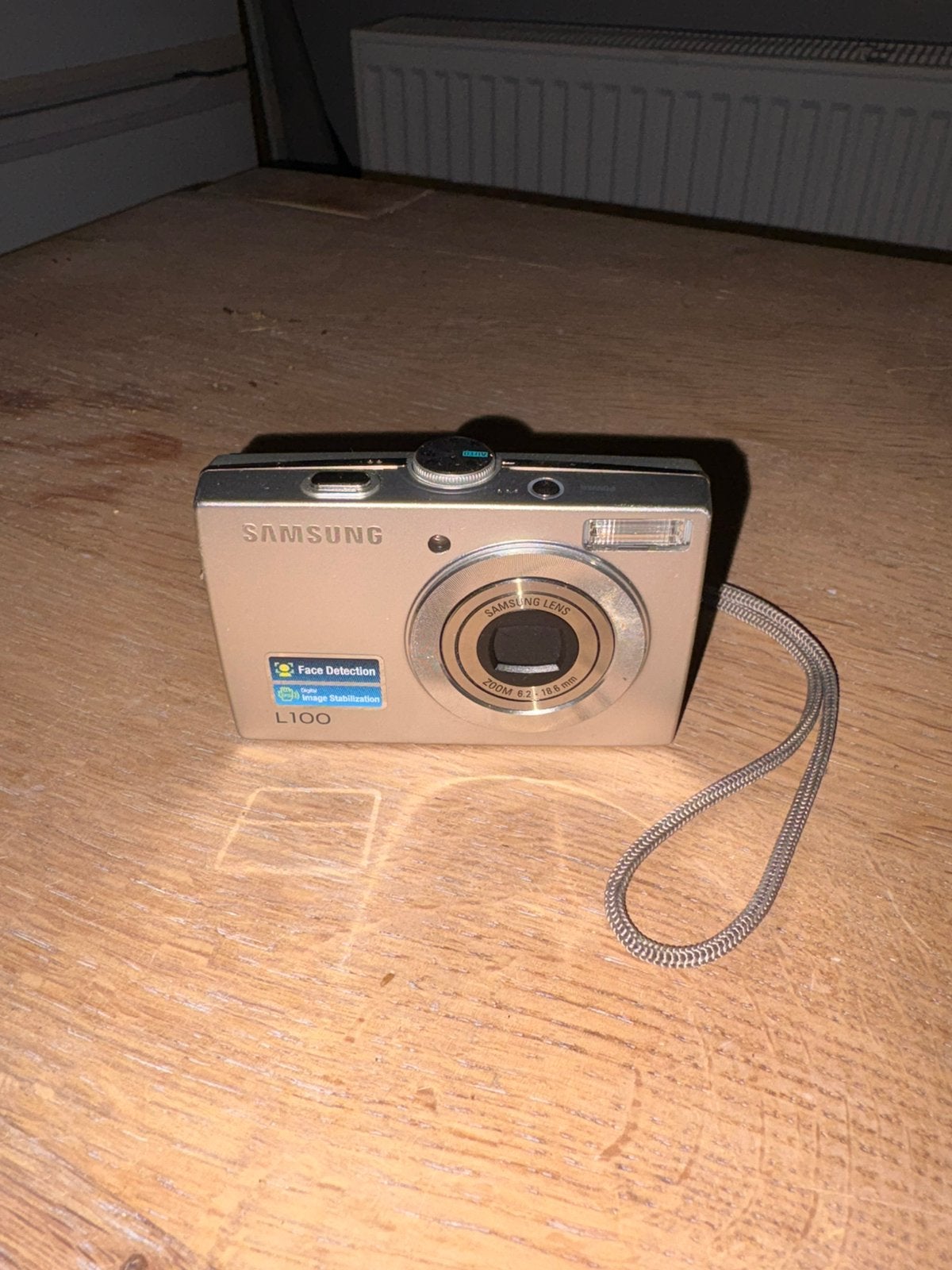 SAMSUNG L100 compactcamera, Audio, Tv en Foto, Ophalen of Verzenden, Zo goed als nieuw, Compactcamera, Samsung