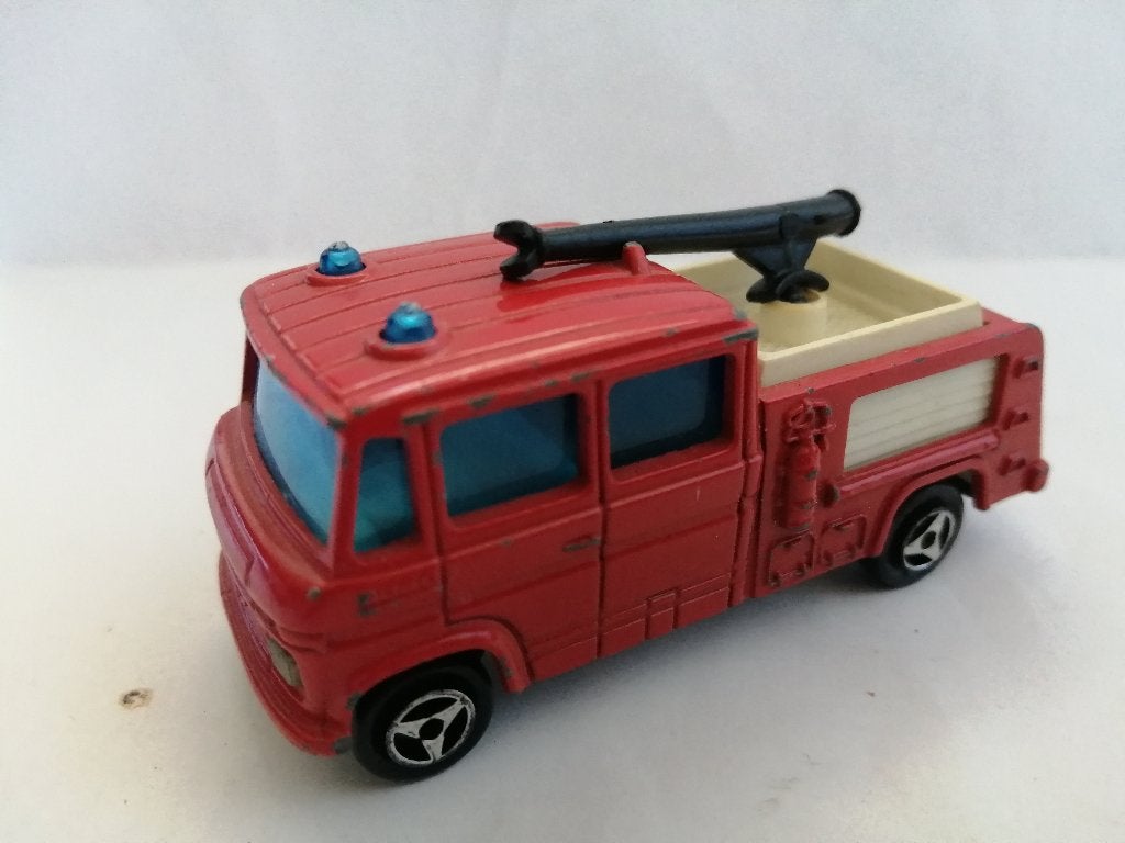 majorette brandweer Mercedes, Hobby en Vrije tijd, Modelauto's | Overige schalen, Ophalen of Verzenden, Gebruikt, Auto