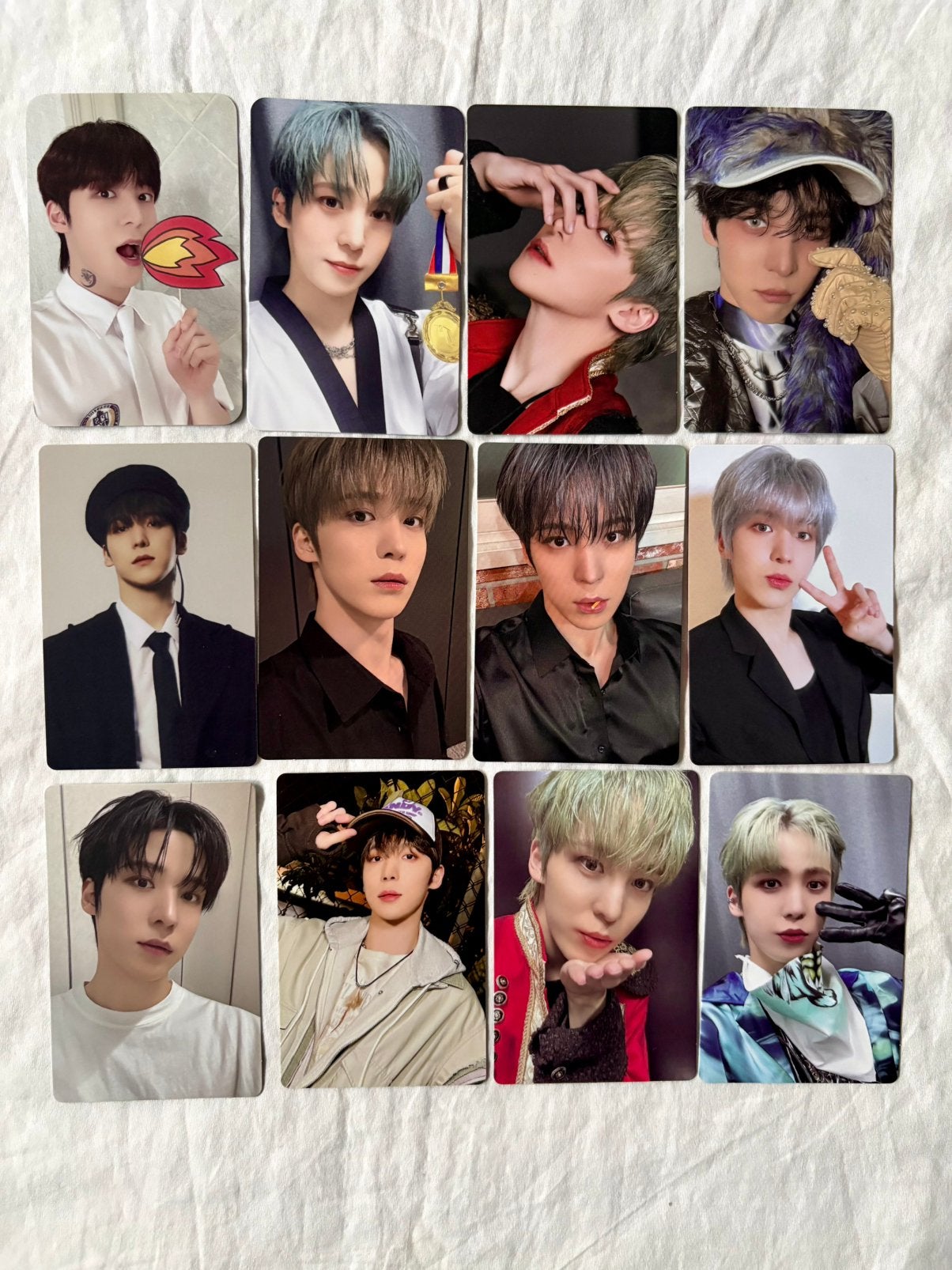 Kpop Ateez Yunho album pcs en pobs, Ophalen of Verzenden, Zo goed als nieuw, Cd of Plaat