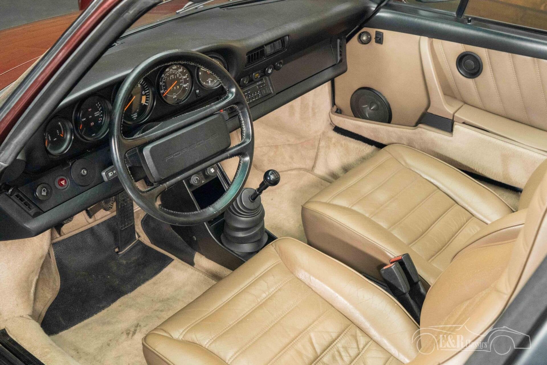 Porsche 911 Targa | 1984, Achterwielaandrijving, Beige, Leder, Bedrijf