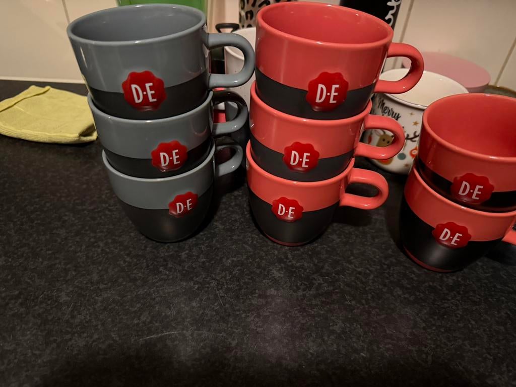 8 douwe egberts mokken, Ophalen, Zo goed als nieuw, Overige materialen, Pot, Bus of Blik