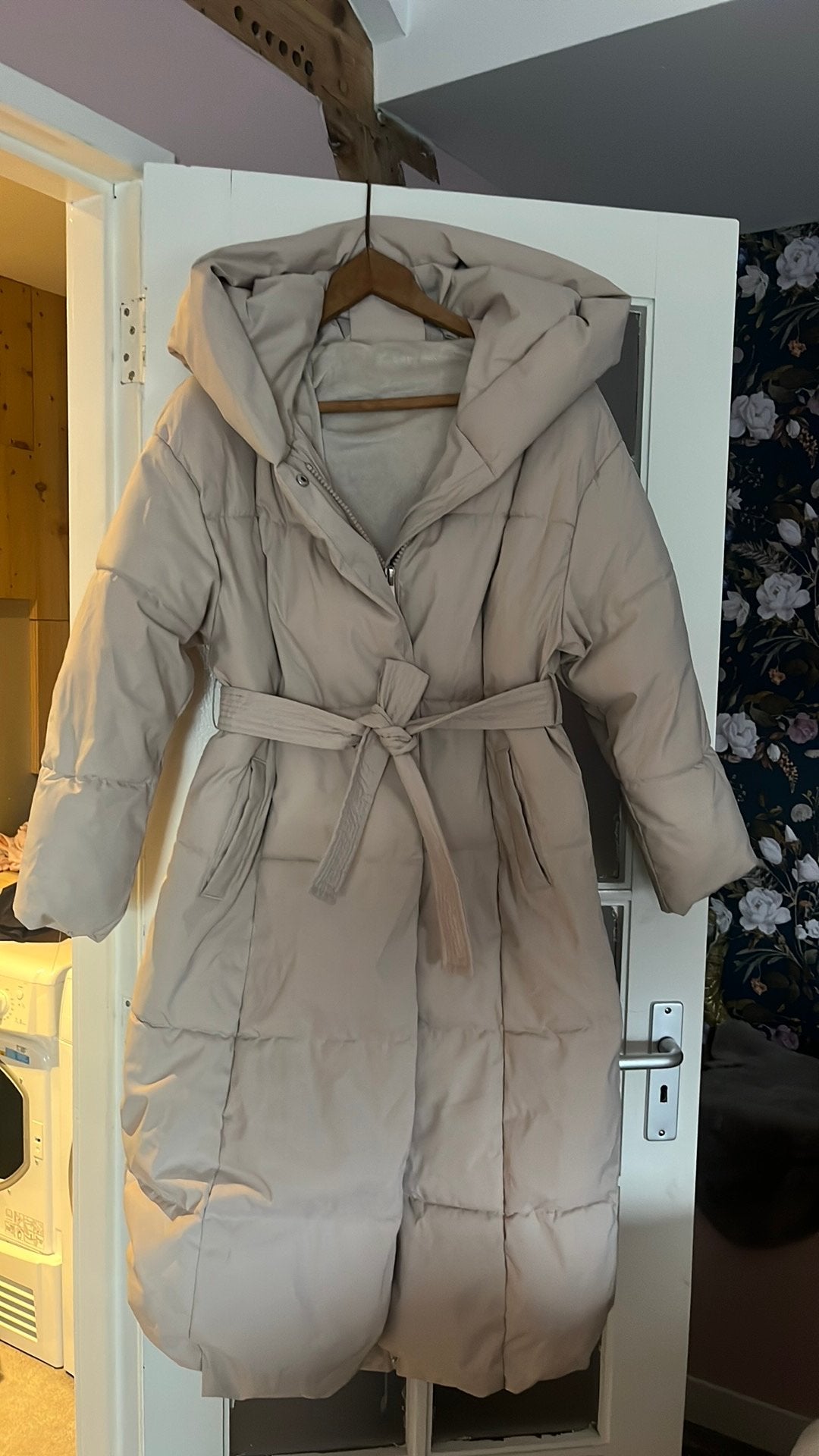 Lange winterjas creme L-XL, Kleding | Dames, Ophalen of Verzenden, Zo goed als nieuw, Maat 42/44 (L), Beige