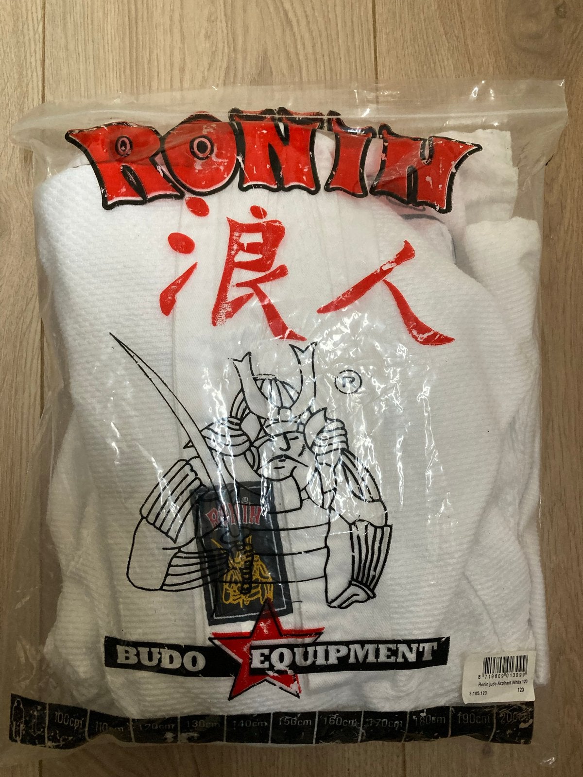 Ronin Judo Aspirant Wit Judopak - Maat 120, Sport en Fitness, Vechtsporten en Zelfverdediging, Maat XS of kleiner, Judo, Vechtsportpak