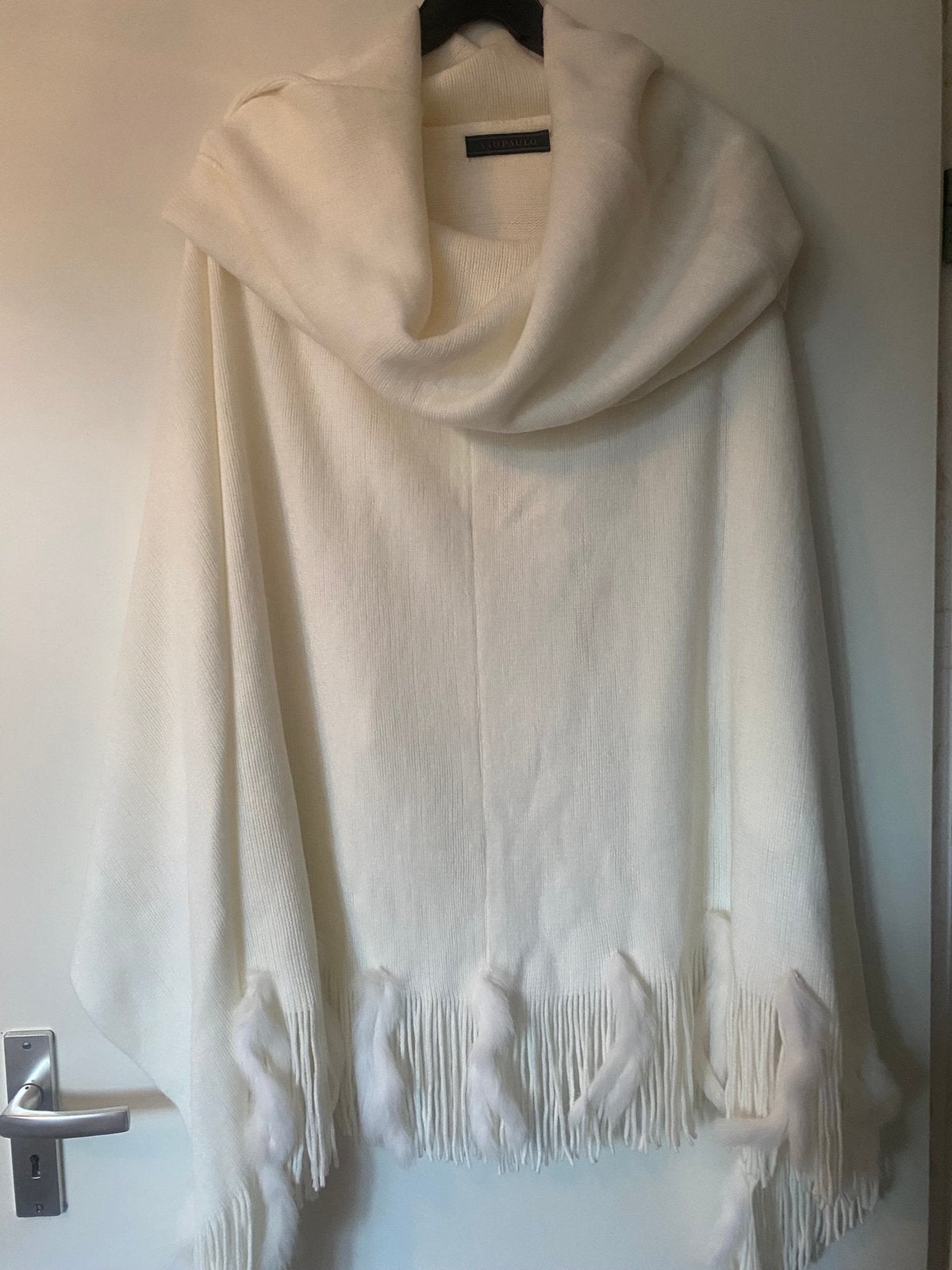 Poncho met een comfortabel col/kol-hals maat M  gebroken wit, Ophalen of Verzenden, Zo goed als nieuw, Maat 38/40 (M), Wit