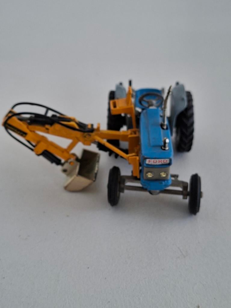 Ford Tractor met Graafmachine - Modelbouw, Ophalen of Verzenden, Gebruikt, Overige typen, Overige merken