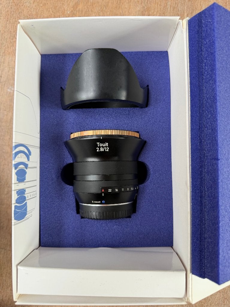 Zeiss Touit 2.8/12 X-mount, Multi-coated, Zo goed als nieuw, 12 mm, Zeiss