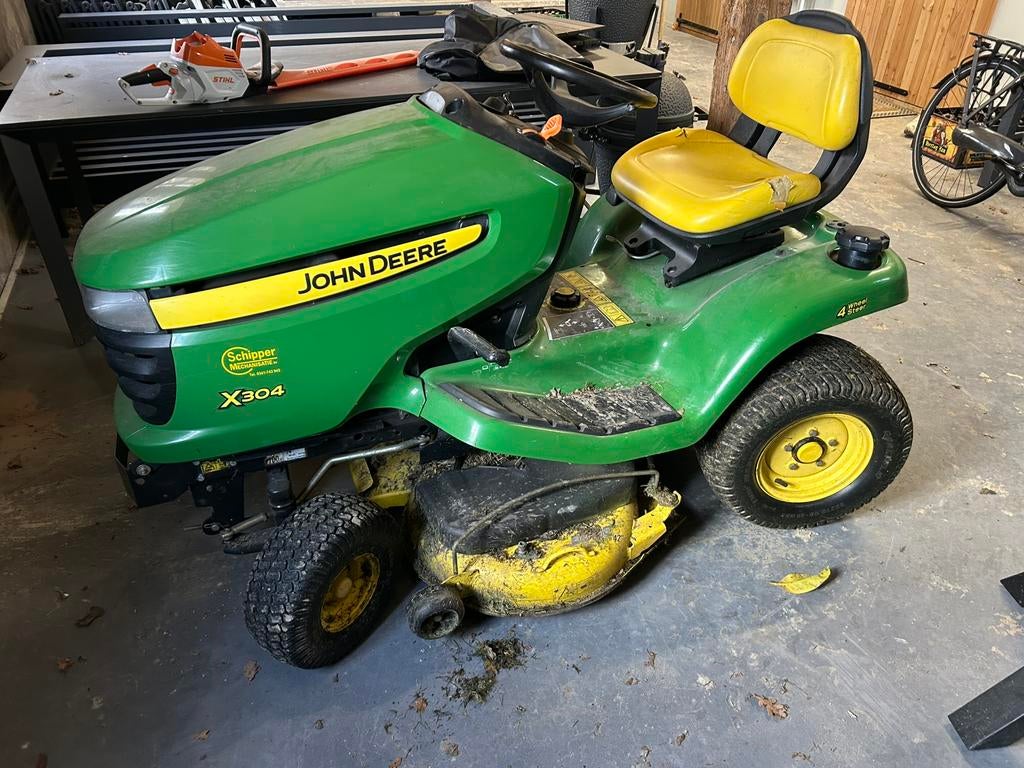 Zit maaier john deere 304, Ophalen of Verzenden, Zo goed als nieuw