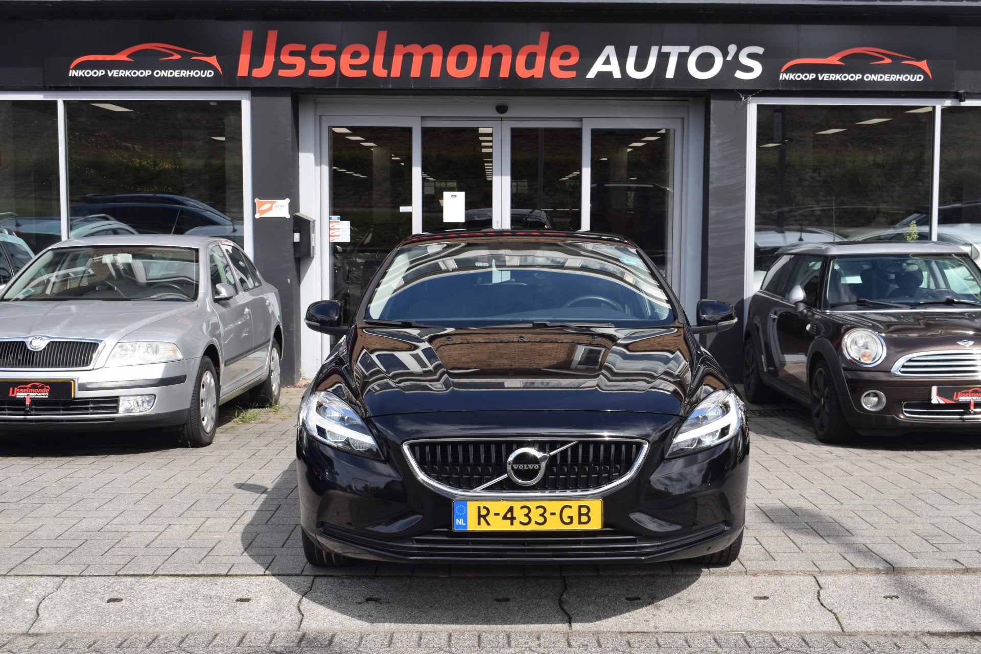 Volvo V40 2.0 T2 Inscription Climate Cruise PDC Navi, Voorwielaandrijving, Gebruikt, Euro 6, 4 cilinders