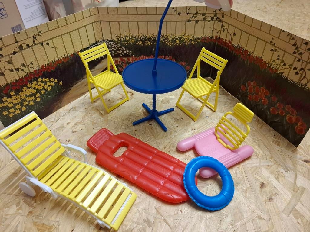 Barbie tuinmeubels en accessoires, Ophalen of Verzenden, Gebruikt, Barbie