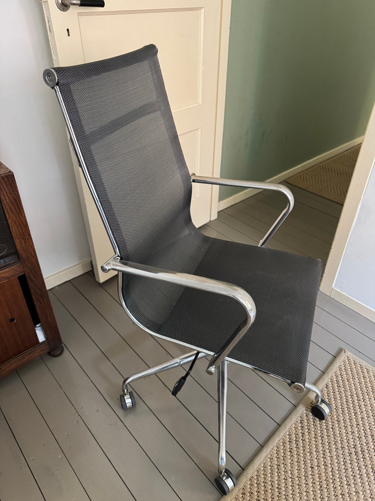 Bureaustoel Eames-stijl - hoge rug mesh zwart - aluminium, Huis en Inrichting, Ophalen, Gebruikt, Zwart, Bureaustoel