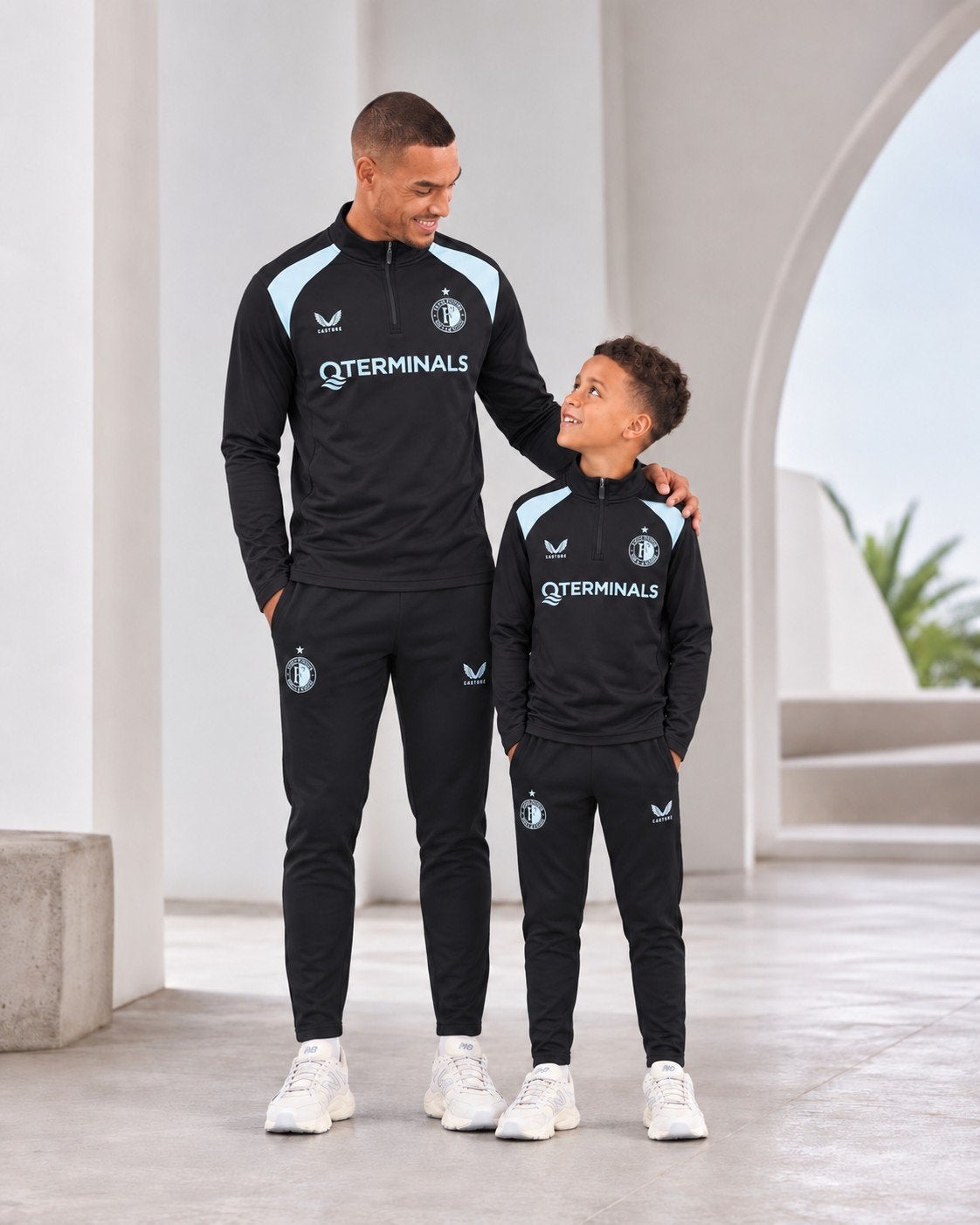 Partij voetbal trainingspakken

• Maten: S, M, L, XL & XXL
•, Zwart, Nieuw, Overige maten, Ophalen of Verzenden