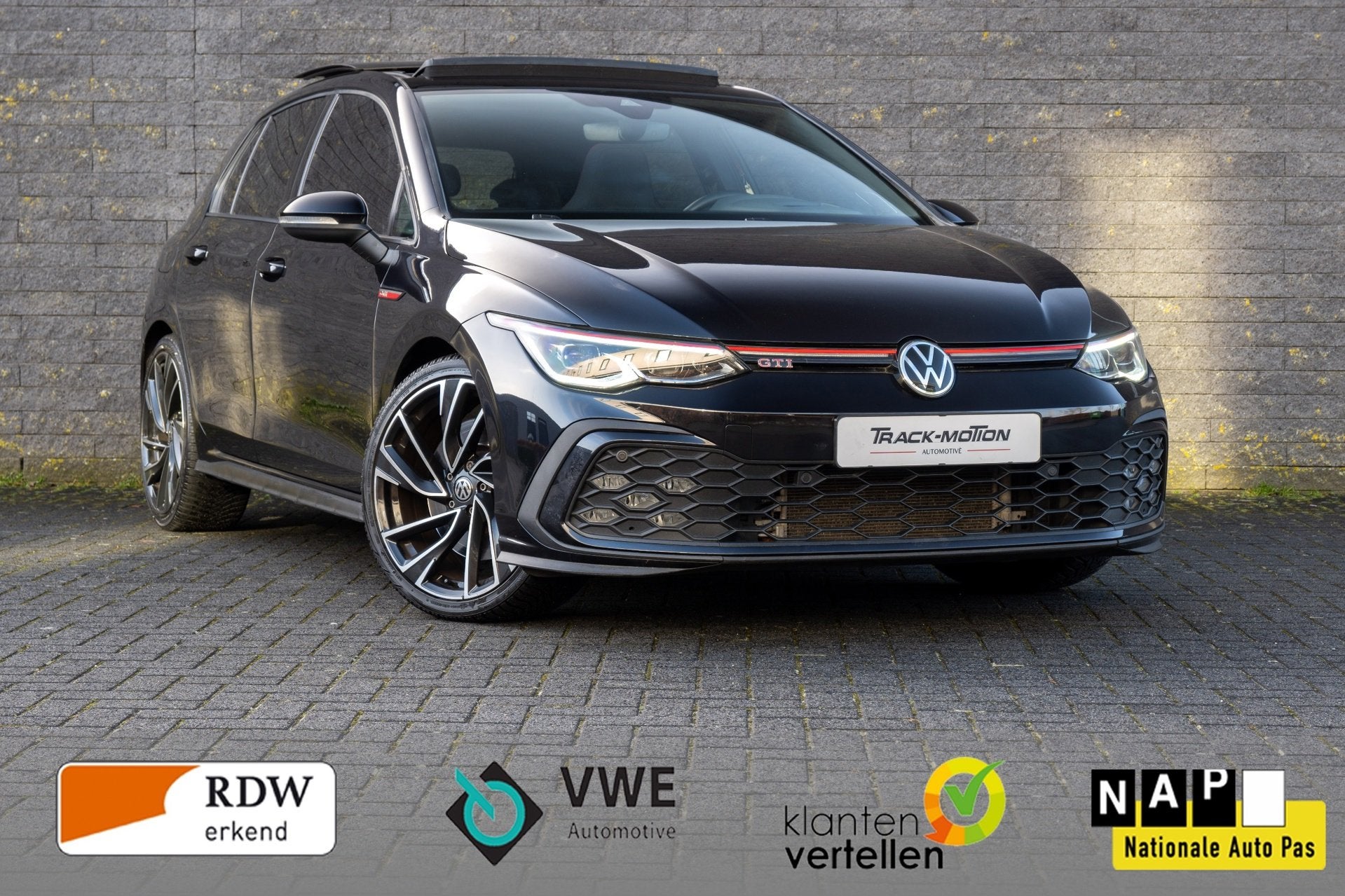 Volkswagen GOLF 2.0 TSI GTI Panoramadak, Euro 6, 4 cilinders, 1984 cc, Zwart