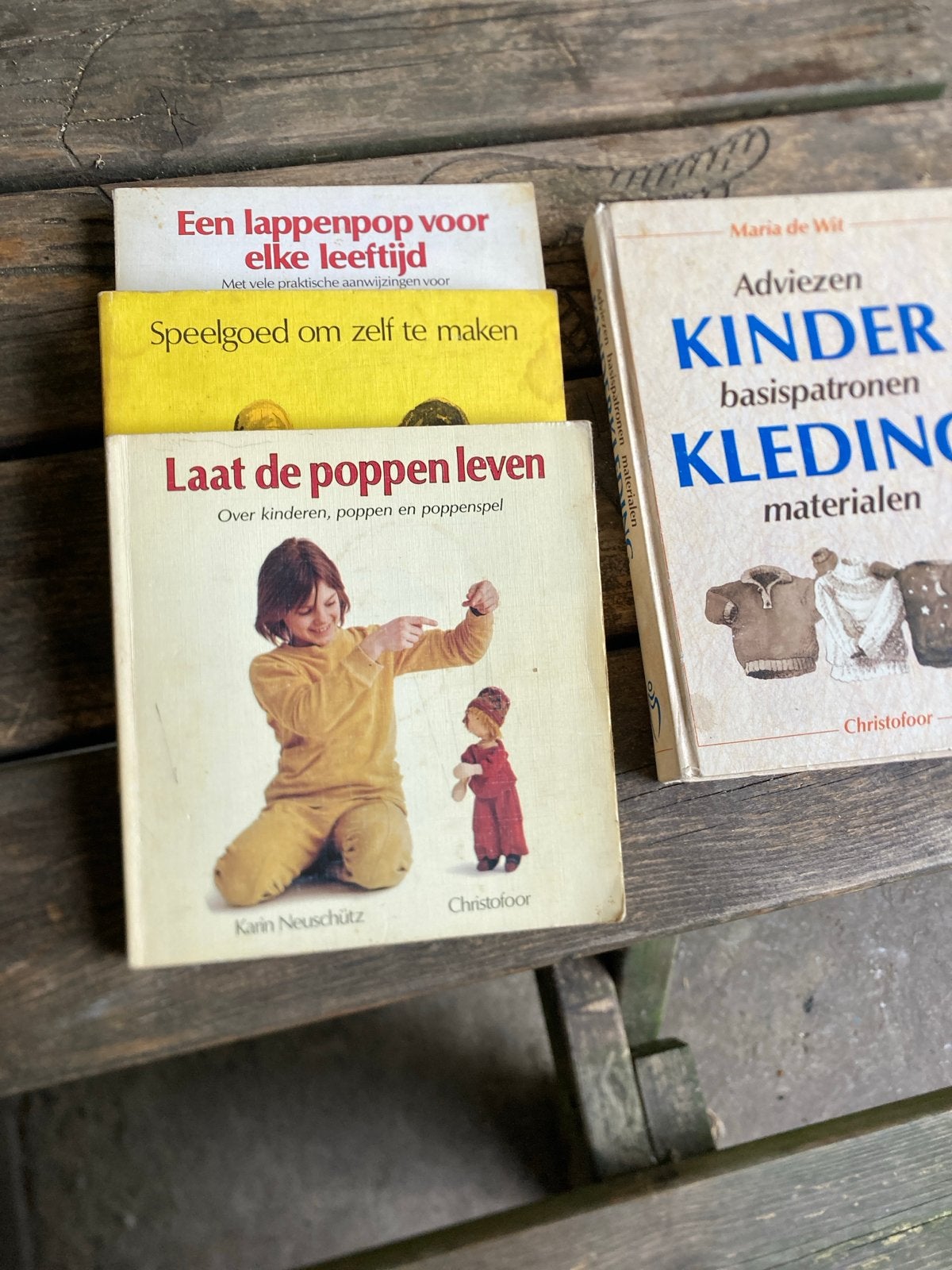 Boeken over poppen, speelgoed en kinderkleding, Ophalen of Verzenden, Gelezen, Poppen maken